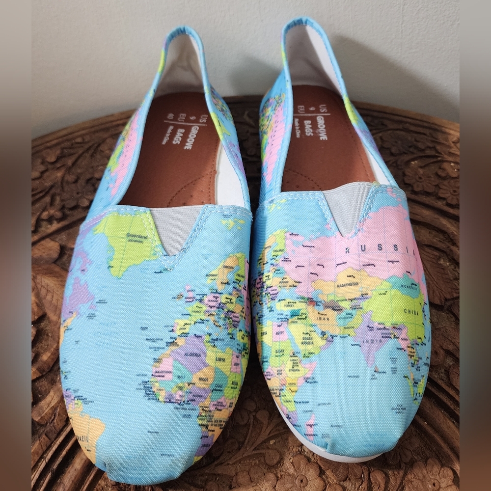 Groove Colorful Map Print Slip-Ons